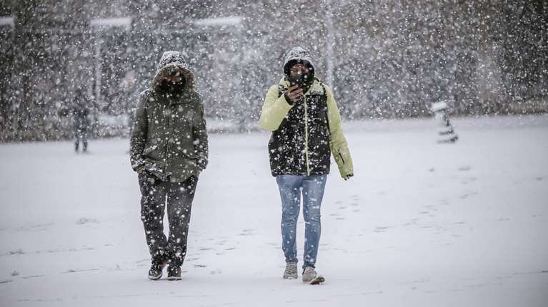 Κακοκαιρία &quot;Barbara&quot;: Νέα πρόβλεψη Μαρουσάκη για Αττική - Πυκνές χιονοπτώσεις, πότε θα κορυφωθεί η χιονοκαιρία