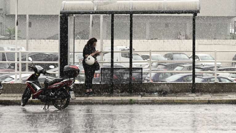 Αρναούτογλου: Προσοχή την Κυριακή σε αυτές τις 3 περιοχές - Θα πληγούν από έντονα καιρικά φαινόμενα