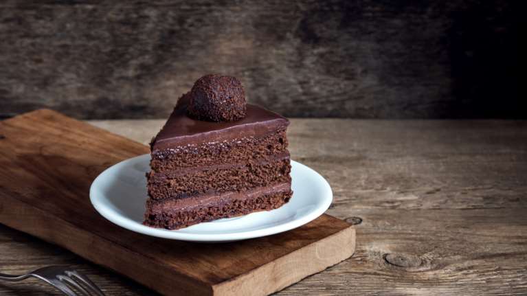 Πετρετζίκης: Πανεύκολη συνταγή για σοκολατόπιτα χωρίς ζάχαρη, με 4 υλικά - Ετοιμη σε 15 λεπτά