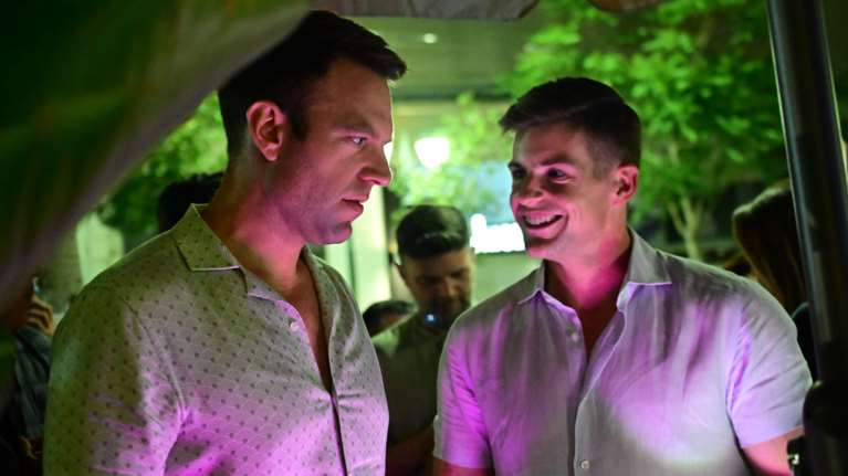 Σάλος με αντιδήμαρχο που πρότεινε να ντυθούν τα παιδιά στις απόκριες Κασσελάκης και Τάιλερ Μακμπέθ