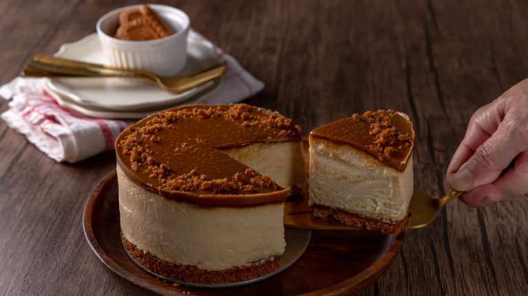 Cheesecake πραλίνας με πουράκια - Μόνο με 4 υλικά, έτοιμο σε λίγη ώρα
