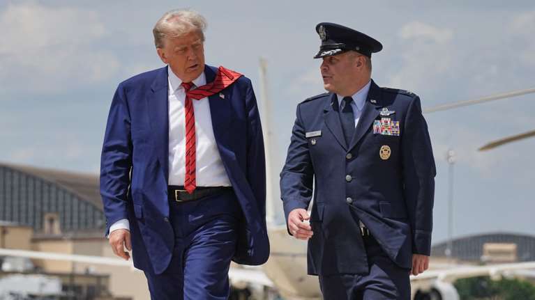 Ανάλυση: Ο Τραμπ "αγοράζει χρόνο" ως προς το Ιράν