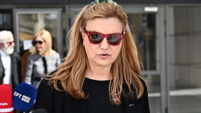 Ελπίδα Νίνου: Η πρώτη αντίδραση της συζύγου του Φιλιππίδη μετά την καταδικαστική απόφαση
