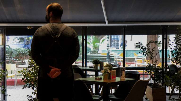 Κλείνουν τα καταστήματα εστίασης την Τρίτη - Ζητούν τα πρόστιμα να επιβάλονται στον πελάτη και όχι στα μαγαζιά