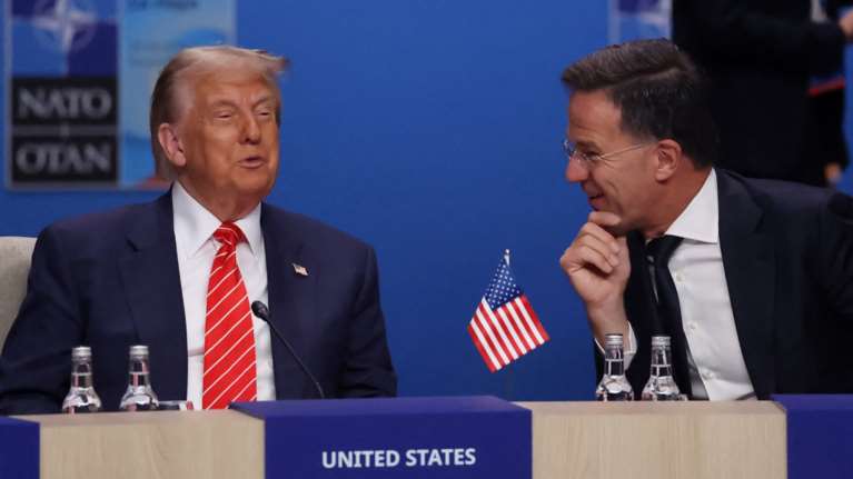 Στην Ουάσινγκτον τη Δευτέρα ο Ρούτε - "Στο τραπέζι" η αποστολή όπλων στην Ουκρανία