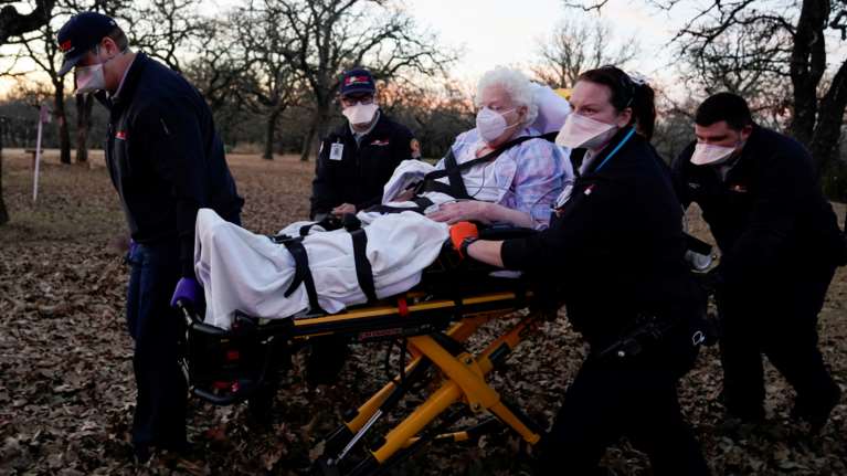 Στοιχεία - σοκ: Ο κορονοϊός σκοτώνει κάθε μέρα στις ΗΠΑ όσους σκότωσε η επίθεση της 11ης Σεπτεμβρίου