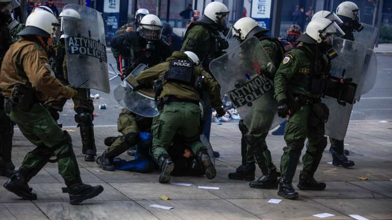 Συλλαλητήρια για τα Τέμπη: Τι σχεδιάζει η αστυνομία για τυχόν επεισόδια - Αναζητούν υπόπτους σε δρόμους και διαδίκτυο