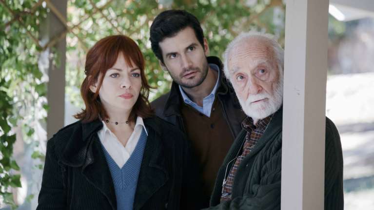 "Απαραίτητο φως": Αποκλειστικές φωτό από τη σειρά λίγο πριν την πρεμιέρα - Εκτυλίσσεται σε δύο διαφορετικές εποχές