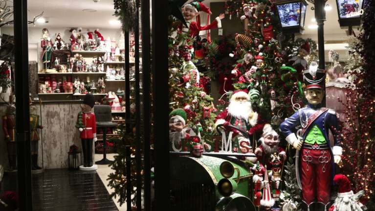 Πότε κάνει πρεμιέρα το &quot;Καλάθι των Χριστουγέννων&quot; και τι θα περιλαμβάνει