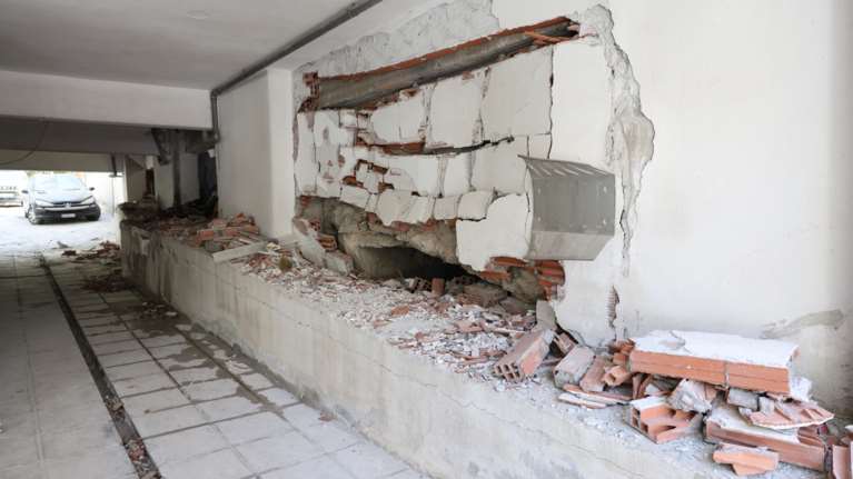 Έκρηξη βόμβας στη Θεσσαλονίκη: Κοινά στοιχεία με τον εκρηκτικό μηχανισμό στο σπίτι του Πρετεντέρη - Πού στρέφονται οι Αρχές