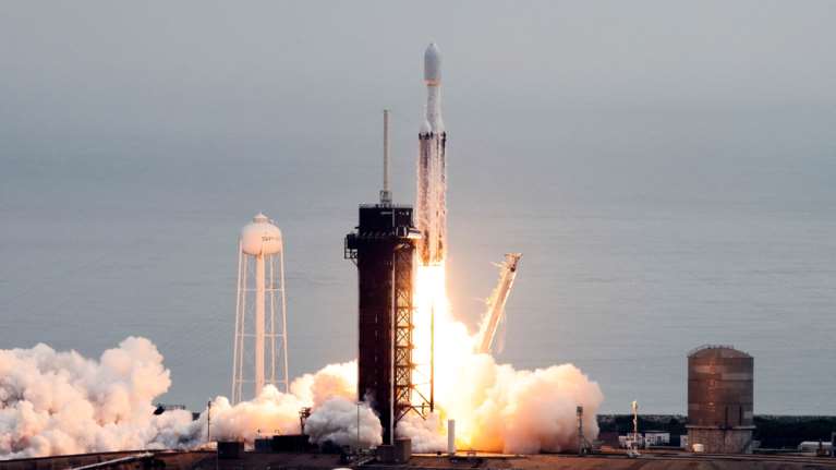 NASA: O πύραυλος SpaceX Falcon Heavy ξεκίνησε το ταξίδι στον αστεροειδή 16 Psyche με τους &quot;αμύθητους ορυκτούς θησαυρούς&quot;