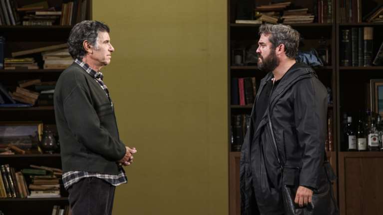 Αινιγματικές Παραλλαγές: Η παράσταση του Τσαφούλια με Μπέζο - Δαδακαρίδη ταξιδεύει σε όλη την Ελλάδα το καλοκαίρι