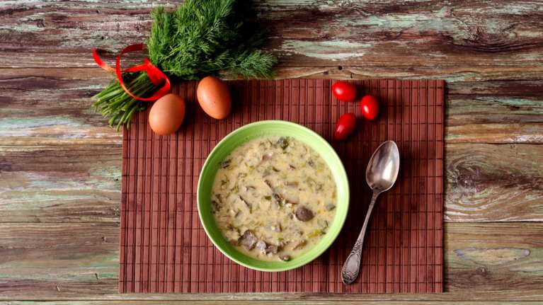 Συνταγή για μαγειρίτσα μοσχομυριστή, αυγολέμονο - Με μυρωδικά, λαχταριστή