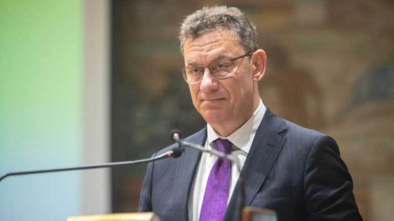 Μπουρλά: H Pfizer επενδύει όλα τα έσοδα από τον Covid στην καταπολέμηση του καρκίνου