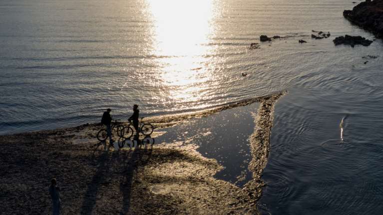 Meteo: Καλοκαιρινό σκηνικό σήμερα με 35αρια - Αλλάζει από το βράδυ ο καιρός [χάρτης]