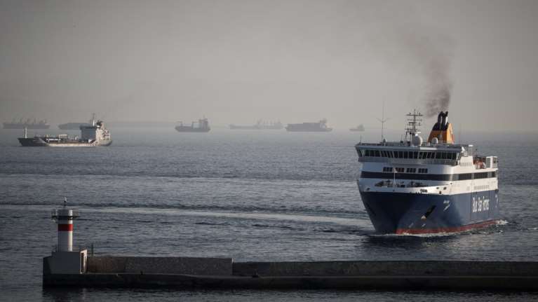 Κορονοϊός: Συναγερμός για τους 24 Γάλλους μαθητές του πλοίου Blue Star Delos - Αγωνία για τα νέα τεστ