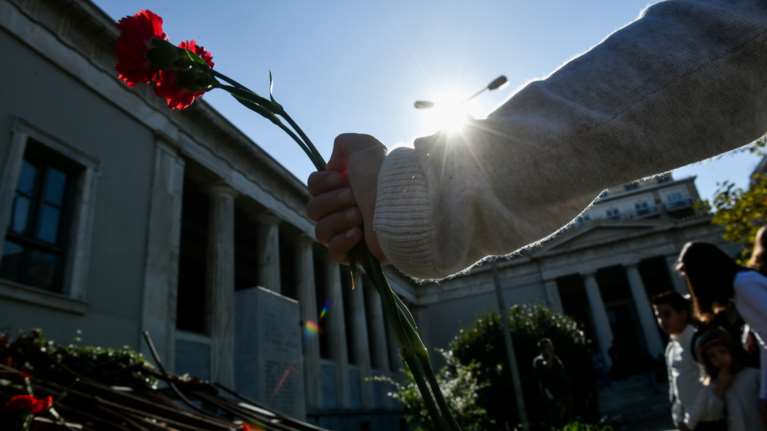 Ανησυχία για &quot;εκρηκτική&quot; επέτειο Πολυτεχνείου: Αυστηρά μέτρα με 5.000 αστυνομικούς, drones και ελικόπτερα