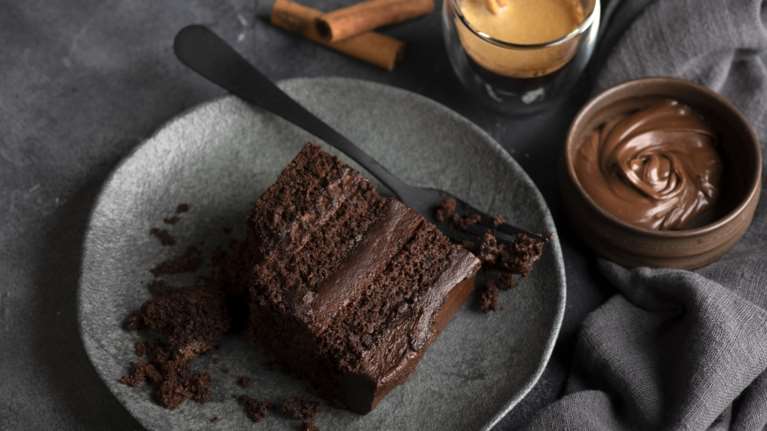 Τέλειο σοκολατένιο γλυκό ψυγείου μόνο με 2 υλικά - Χωρίς ζάχαρη, πολύ ελαφρύ