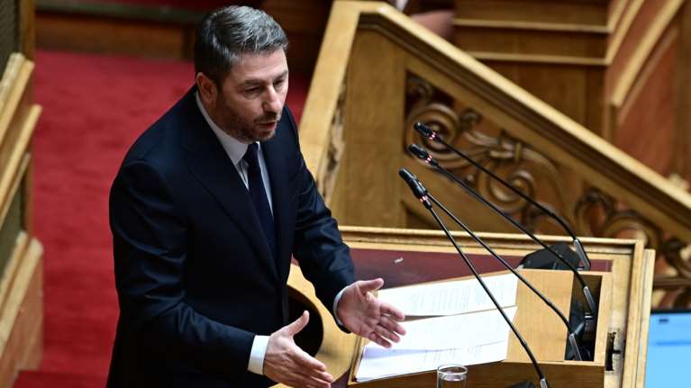 Δευτερολογία Ανδρουλάκη: &quot;Η Λευκή Βίβλος χρειάζεται πολύ μεγάλες αλλαγές&quot; - Τι είπε για τις αυξήσεις των ενστόλων