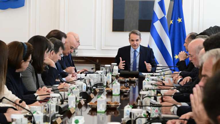 Στην Κρήτη ο Μητσοτάκης με το μισό υπουργικό - Ομιλία για την εθνική στρατηγική για την περιφερειακή και τοπική ανάπτυξη