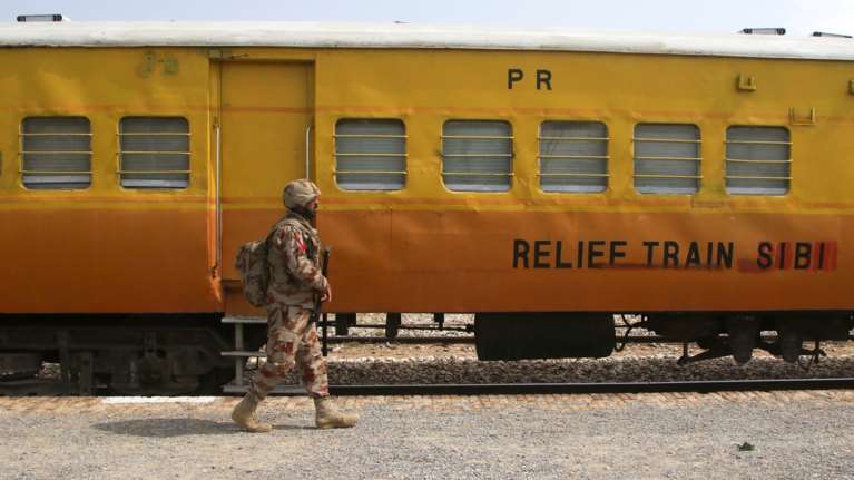 Πακιστάν: Έληξε η ομηρεία εκατοντάδων επιβατών τρένου - Νεκροί οι 33 δράστες, 21 όμηροι και τέσσερις στρατιώτες