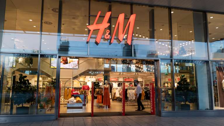 &quot;Κάντο όπως ο Ελον Μασκ&quot;: Η σουηδική H&amp;M απολύει 1.500 υπαλλήλους για να μειώσει δαπάνες