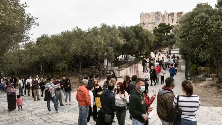 Πρωταθλήτρια στον χάρτη διασποράς του κορονοϊού και πάλι η Αττική με 1.198 κρούσματα - 350 μολύνσεις στη Θεσσαλονίκη