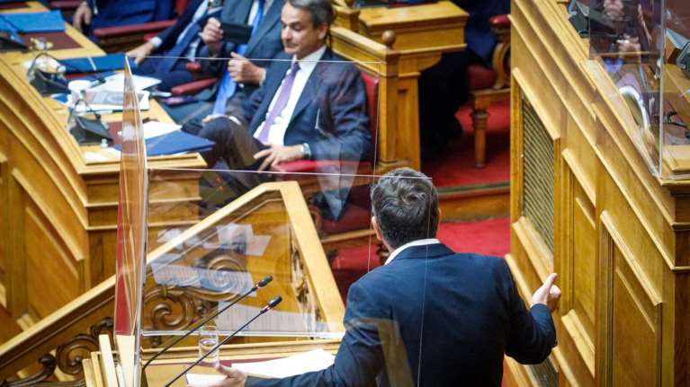 Guardian για υποκλοπές: To ελληνικό Watergate πιέζει τον Μητσοτάκη - Όλο και πιο σκοτεινό το πολιτικό μέλλον της Ελλάδας