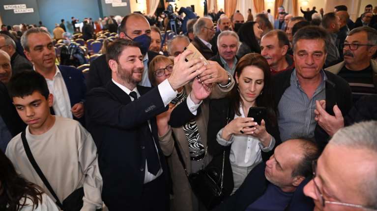 Ανδρουλάκης: Ο τρομοκρατημένος Μητσοτάκης ανασύρει σενάριο συγκυβέρνησης με τον Βαρουφάκη- Του δίνουμε όσκαρ μυθοπλασίας