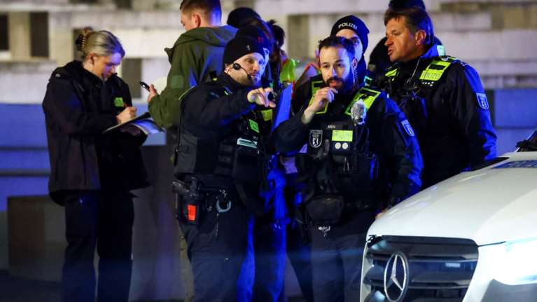 Γερμανία: Γυναίκα επιτέθηκε με μαχαίρι σε περαστικούς στο Μόναχο - Την πυροβόλησε η αστυνομία