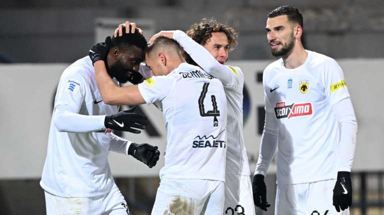 &quot;Πάρτι&#39; της ΑΕΚ στην Τρίπολη - Πάει για τους &quot;τελικούς&quot; με τον Ολυμπιακό