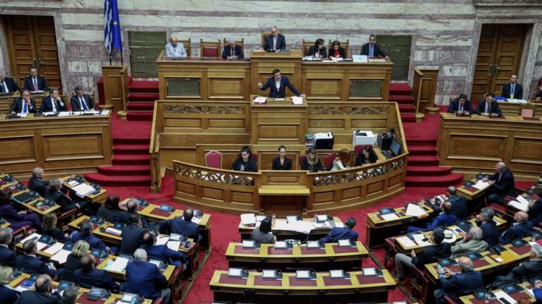 Ντόρα Μπακογιάννη και βουλευτές της ΝΔ ζητούν αλλαγή εκλογικού νόμου: Να επιστρέψει το μπόνους των 50 εδρών