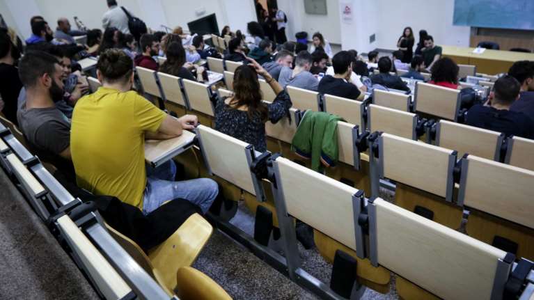 Έκτακτη σύνοδος πρυτάνεων: Ρυθμίσεις για την εξεταστική περίοδο των πανεπιστημίων - Τι θα γίνει με όσους νοσήσουν