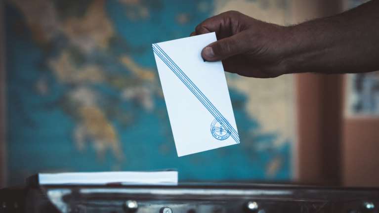 Δημοσκόπηση MRB: Πρώτη η ΝΔ, σταθερά τρίτος ο ΣΥΡΙΖΑ, εύστοχη η παρέμβαση Τσίπρα - Ανεβαίνει ο Βελόπουλος