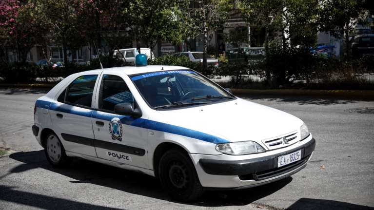 Νέα Σμύρνη: Διαρρήκτες για... κλάματα - Τους κλείδωσαν οι ιδιοκτήτες μέσα στο σπίτι [βίντεο]