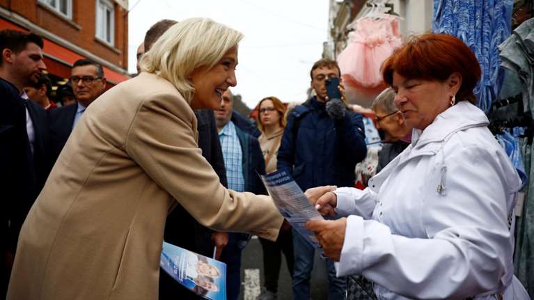 Γαλλία: Αποκαλύψεις για τη χυδαία συμπεριφορά ψηφοφόρων της Λε Πεν σε μετανάστες - &quot;Χιμπατζή, γύρνα στη φωλιά σου&quot;