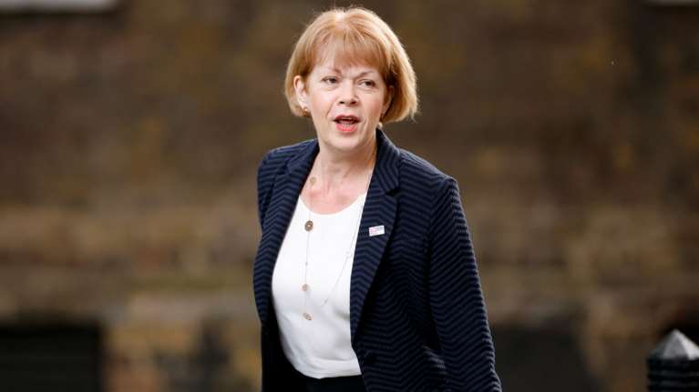 Βρετανία: "Βροχή" οι παραιτήσεις - Αποχωρεί και η Μόρτον, στέλεχος των Συντηρητικών