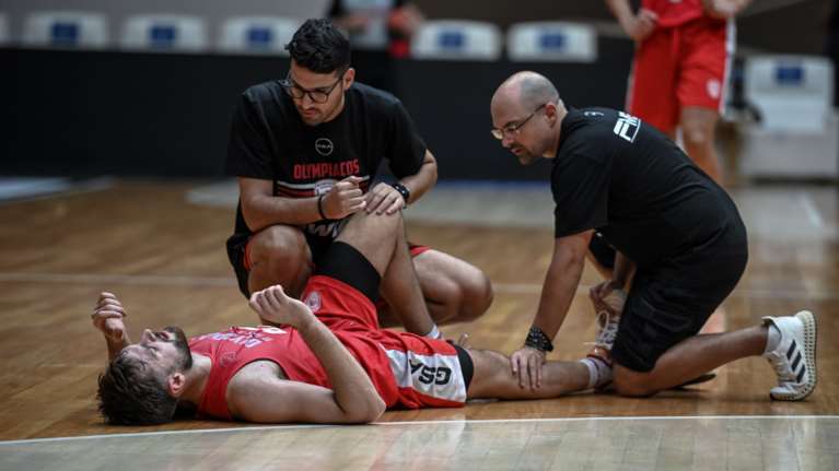 Προμηθέας-Ολυμπιακός: Δεν ολοκληρώθηκε το φιλικό λόγω τραυματισμών των Πίτερς και Πάπας