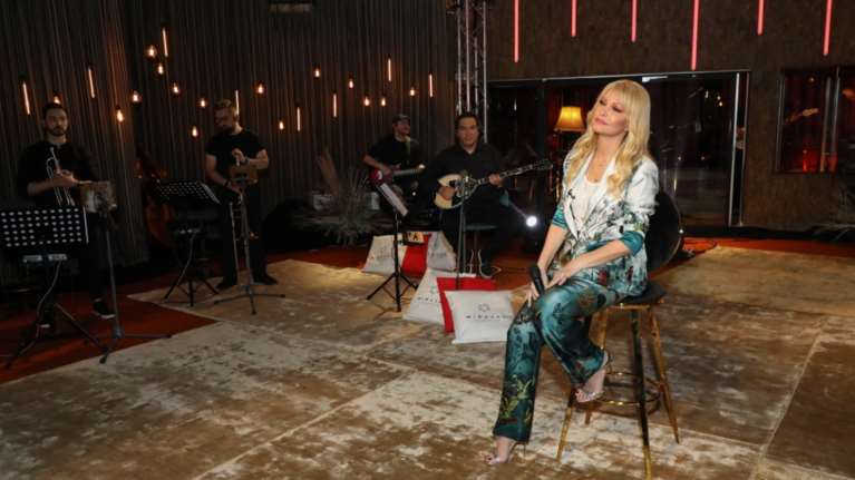 Σάρωσε η Θεοδωρίδου στο Mega - Χαμός με τα σχόλια στο twitter