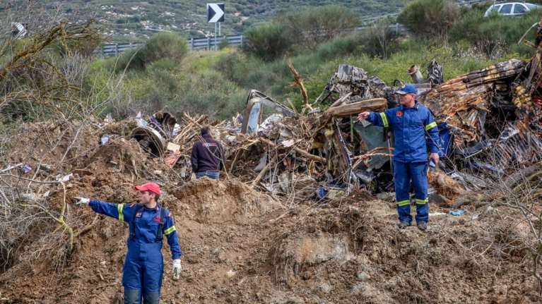 Τραγωδία στα Τέμπη: Ταυτοποιήθηκαν συνολικά 56 νεκροί - Η ανακοίνωση της ΕΛΑΣ και η 23χρονη αγνοούμενη φοιτήτρια