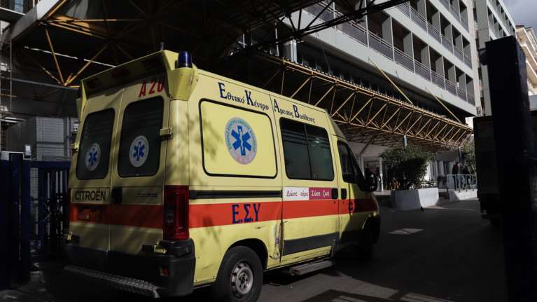 Νεκρός 23χρονος που μεταφέρθηκε από αγνώστους στον Ευαγγελισμό με μαχαιριές