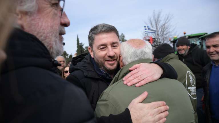 Εξόρμηση Ανδρουλάκη στην περιφέρεια με το βλέμμα στους αγρότες - &quot;Οι μεσάζοντες στήνουν πάρτι κερδοσκοπίας&quot;