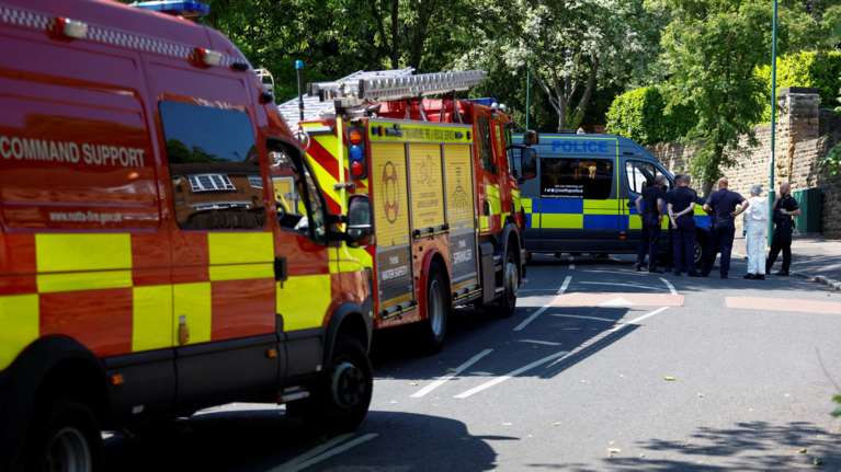 Συναγερμός στην Αγγλία για επίθεση με μαχαίρι σε τρένο - Πολλοί τραυματίες [βίντεο]