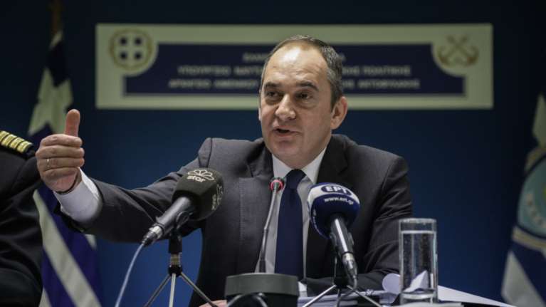 Πλακιωτάκης: Η Τουρκία στέλνει μετανάστες στην Ελλάδα με παλιά δεξαμενόπλοια