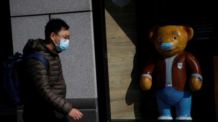 Κορονοϊός: Διαφωνίες για τη χρήση της μάσκας - Ποιοι πρέπει να φορούν