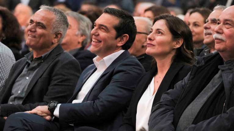 Με σύνθημα &quot;Η απάτη των αρίστων αποκαλύπτεται&quot; η εκδήλωση του ΣΥΡΙΖΑ στο Τάε Κβο Ντο