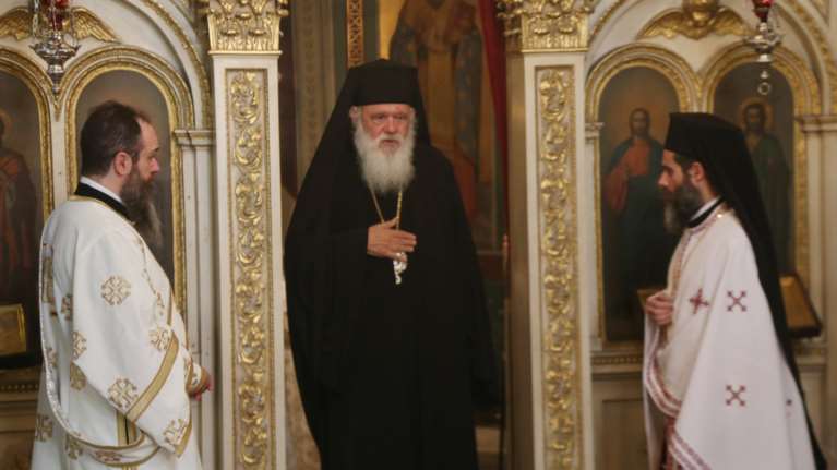 Στον Άγιο Ανδρέα στην Πλάκα κοινώνησε ο Αρχιεπίσκοπος Ιερώνυμος