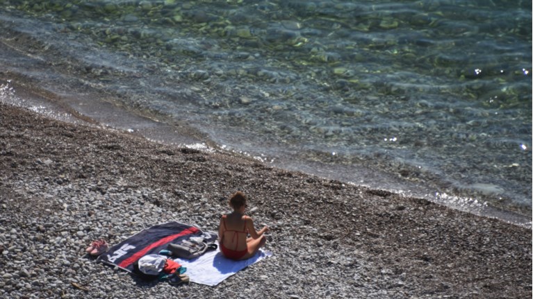 μπάνιο στη θάλασσα