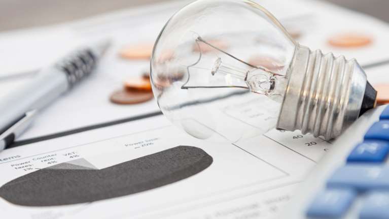 Οι κερδισμένοι και οι χαμένοι του νέου μηχανισμού επιδότησης ηλεκτρικού ρεύματος