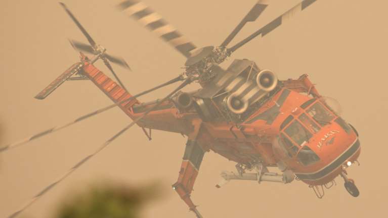 Όλες οι εξελίξεις για τη φωτιά στην Εύβοια: Εκκενώνεται το Ασμήνιο - Μάχη να μην περάσει το πύρινο μέτωπο σε Ιστιαία και Αιδηψό